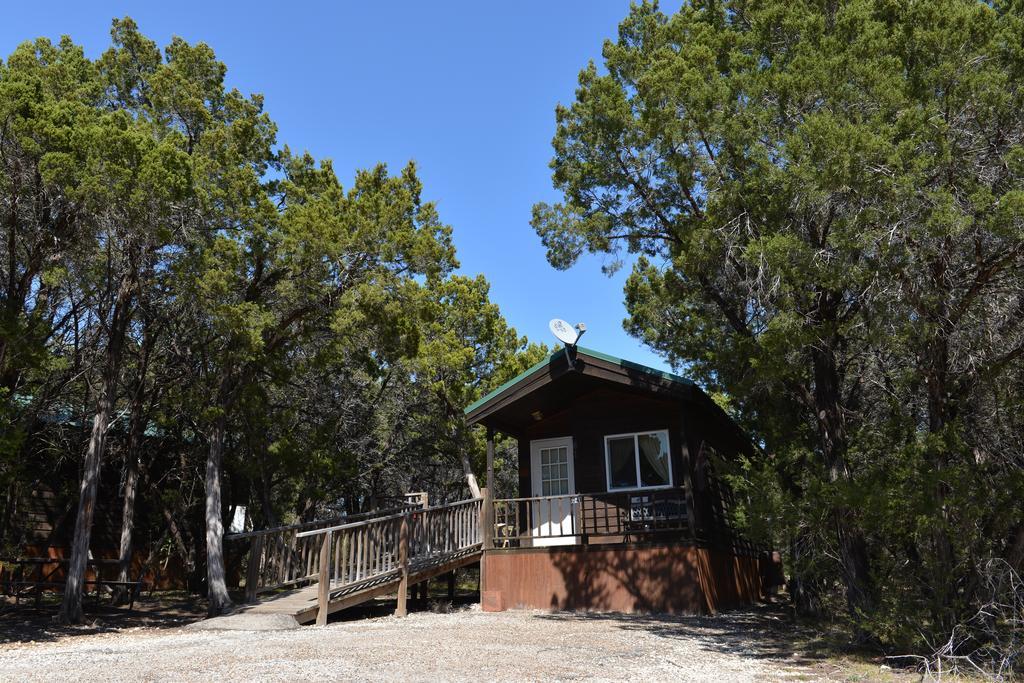 Lake Whitney Camping Resort Ramp Cabin 4 Екстериор снимка
